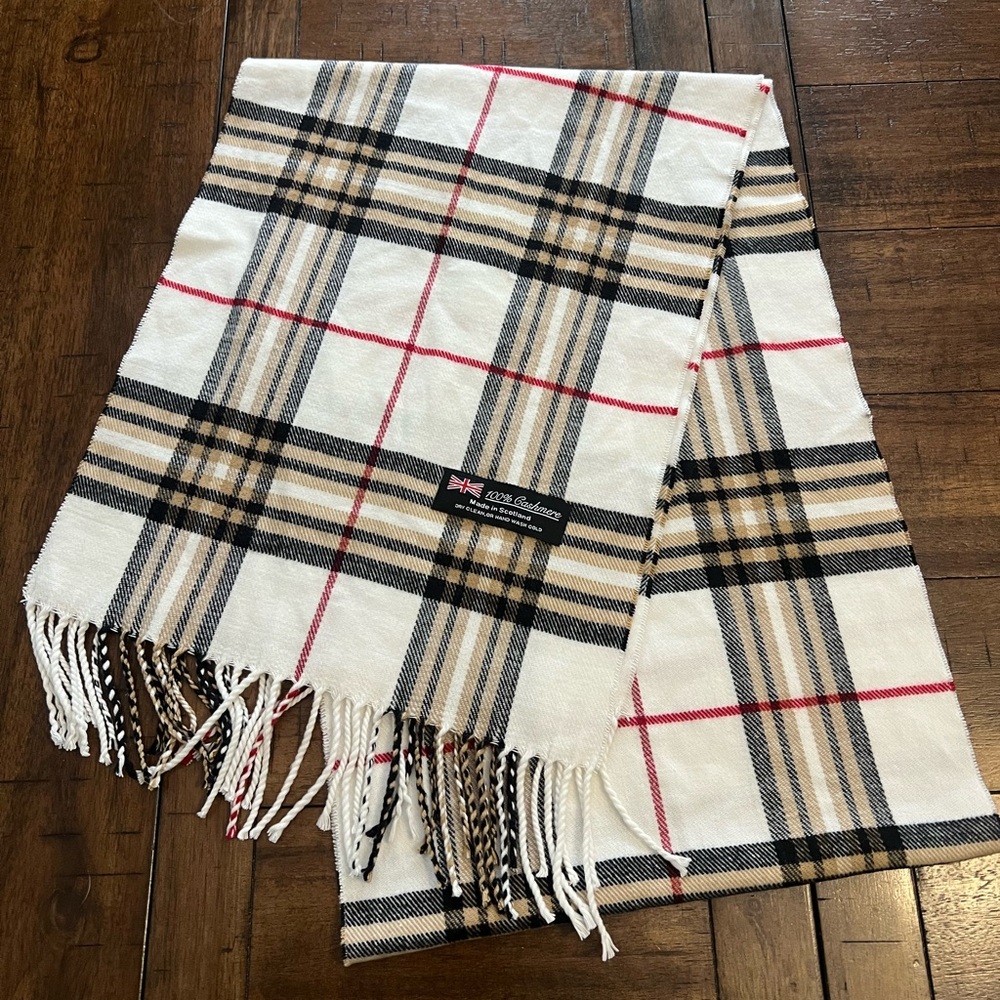 Women’s Winter Cashmere Scraf from Scotland - Picture 2 of 4